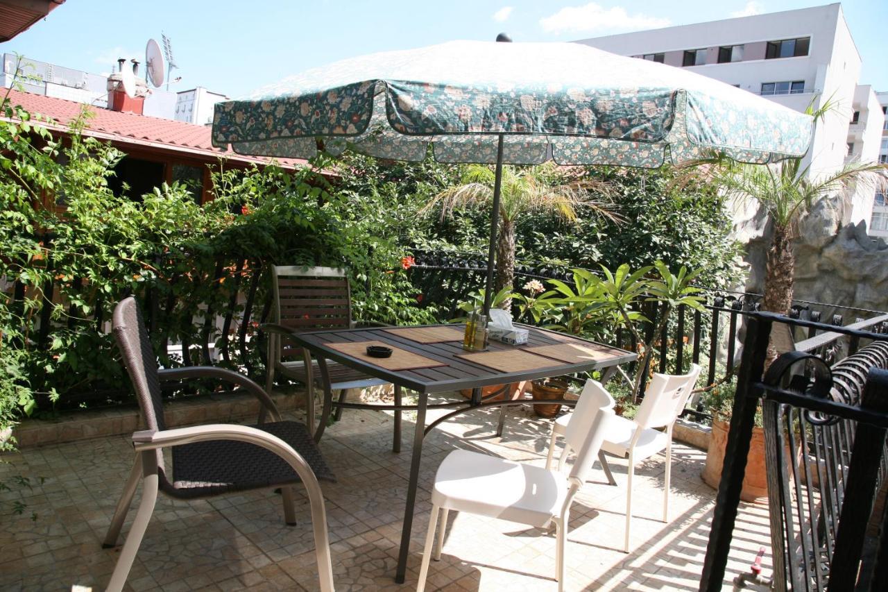 Garden And 3*